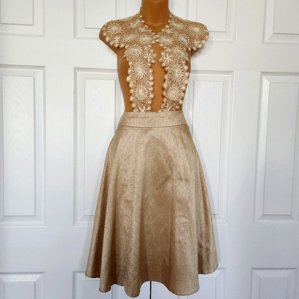 BANANA REPUBLIC WOMENS SKIRT SZ 2 GOLD TONE SILK  HALF CIRCLE